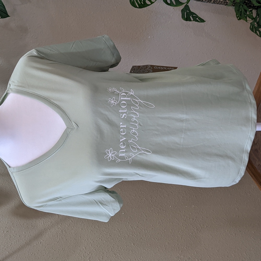Sendara Sz Md T-shirt